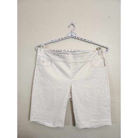 Gloria Vanderbilt Amanda Women's Beige High Rise Pull On Bermuda Shorts Size 24W - Picture 1 of 8
